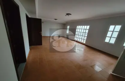 Apartment - 2 Bedrooms - 2 Bathrooms for rent in Al Mansoura - Al Mansoura - Doha