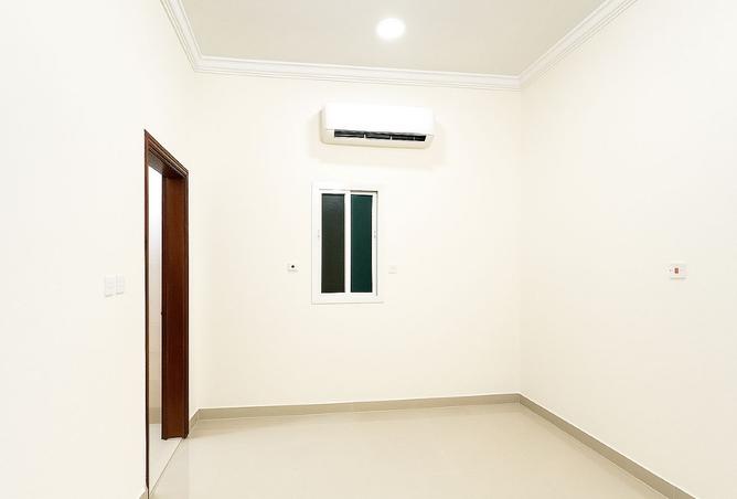 958448 - Property Image 2