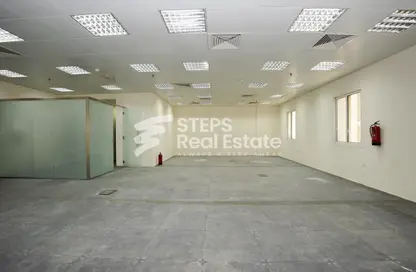 مساحات مكتبية - استوديو - 2 حمامات للايجار في منتزه 7 - المنتزه - الدوحة