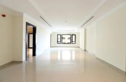 Apartment - 1 Bedroom - 2 Bathrooms for rent in East Porto Drive - Porto Arabia - The Pearl Island - Doha