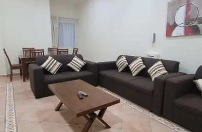 Apartment - 2 Bedrooms - 2 Bathrooms for rent in Bin Omran 28 - Fereej Bin Omran - Doha