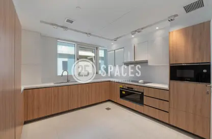 Apartment - 3 Bedrooms - 4 Bathrooms for sale in Crystal Residence - The Pearl Island - Doha