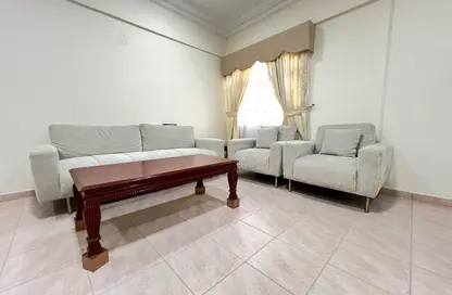 Apartment - 2 Bedrooms - 3 Bathrooms for rent in Umm Ghwailina Comm - Umm Ghuwalina - Umm Ghuwailina - Doha