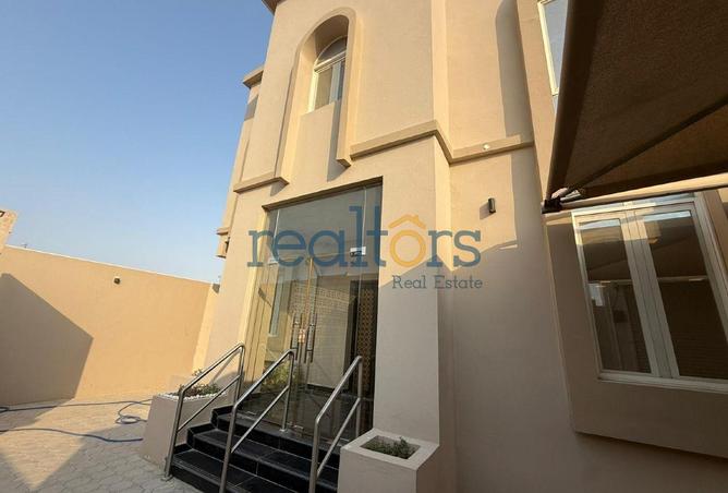 944215 - Property Image 3