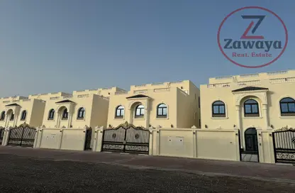 فيلا - استوديو - 7 حمامات للبيع في شارع النعيجة - غرب الهلال - الهلال - الدوحة
