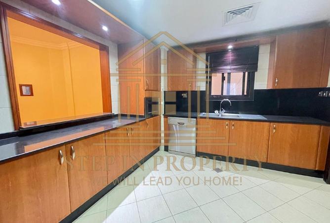 951798 - Property Image 2