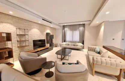 Compound - 4 Bedrooms - 5 Bathrooms for rent in Al Maamoura - Al Maamoura - Doha