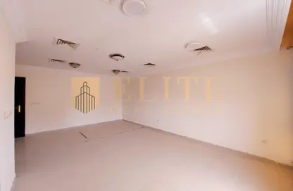 Apartment - 3 Bedrooms - 3 Bathrooms for rent in Al Sadd Road - Al Sadd - Doha