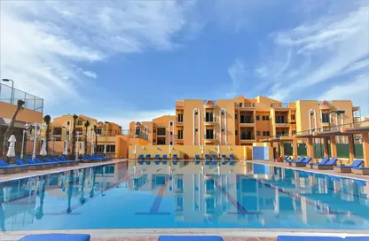 Pool image for: Villa - 4 Bedrooms - 6 Bathrooms for rent in Alfardan Gardens 09 - Abu Sidra - Al Rayyan - Doha, Image 1