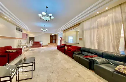 Villa - 4 Bedrooms - 4 Bathrooms for rent in Muraikh - AlMuraikh - Doha