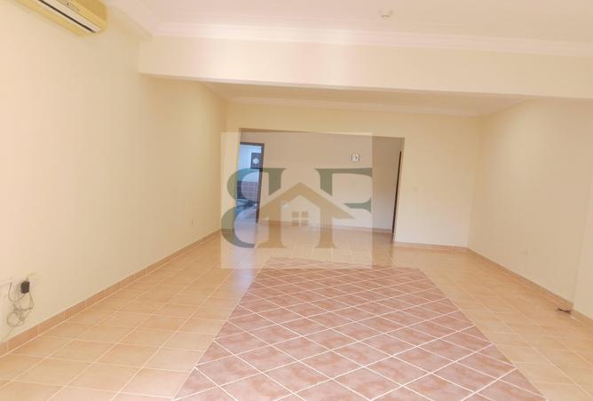 994268 - Property Image 2