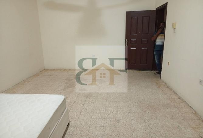 952743 - Property Image 2