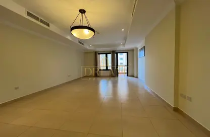 Apartment - 1 Bedroom - 2 Bathrooms for rent in Tower 7 (Ferrari Tower) - Porto Arabia - The Pearl Island - Doha