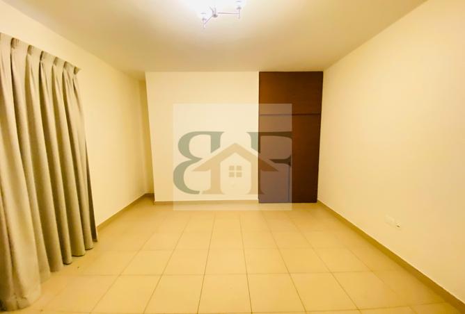 983628 - Property Image 3