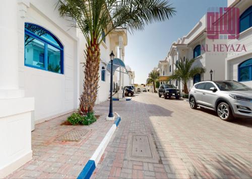 Compound - 4 bedrooms - 5 bathrooms for rent in C-Ring - Doha