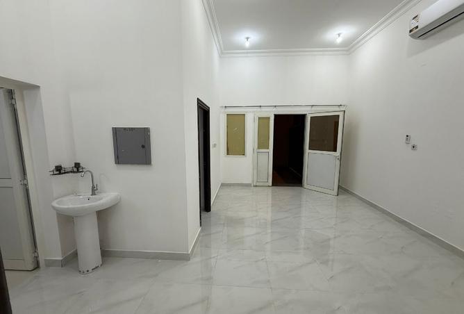 947988 - Property Main Image