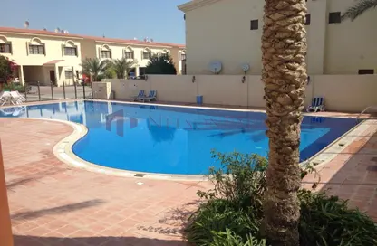 مجمع سكني - 3 غرف نوم - 5 حمامات للايجار في فلل الدحيل - الدحيل - الدوحة