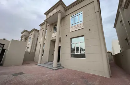 Villa - 5 Bedrooms - 6 Bathrooms for rent in Al Duhail - Al Duhail - Doha