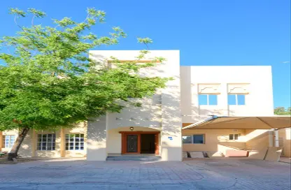 مجمع سكني - 4 غرف نوم - 4 حمامات للايجار في مجمع العين - عين خالد - الدوحة