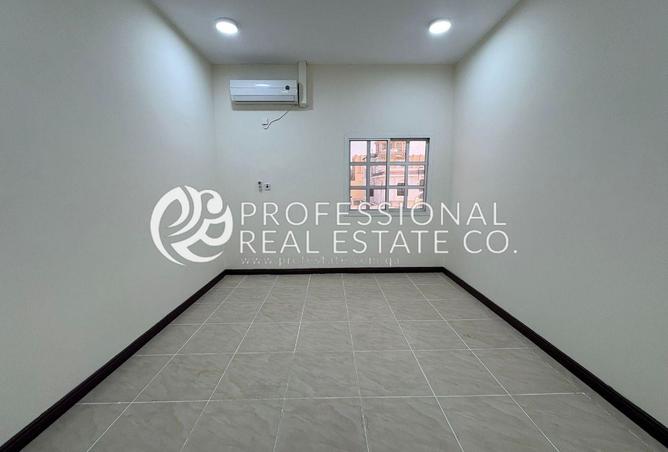 949705 - Property Image 3
