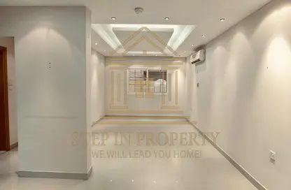 مجمع سكني - 4 غرف نوم - 4 حمامات للايجار في شارع الوعب - الوعب - الدوحة