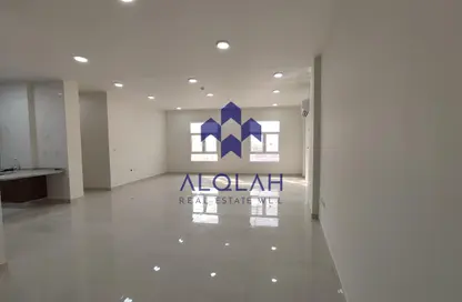 شقة - 3 غرف نوم - 3 حمامات للايجار في الوعب - الوعب - الدوحة