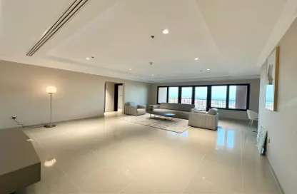 Apartment - 2 Bedrooms - 3 Bathrooms for rent in East Porto Drive - Porto Arabia - The Pearl Island - Doha