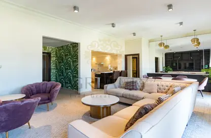 Apartment - 3 Bedrooms - 4 Bathrooms for sale in Mercato - Qanat Quartier - The Pearl Island - Doha
