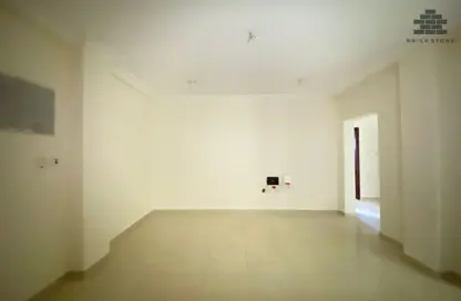 Apartment - 2 Bedrooms - 2 Bathrooms for rent in Umm Ghwailina Comm - Umm Ghuwalina - Umm Ghuwailina - Doha