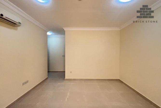 927298 - Property Image 3