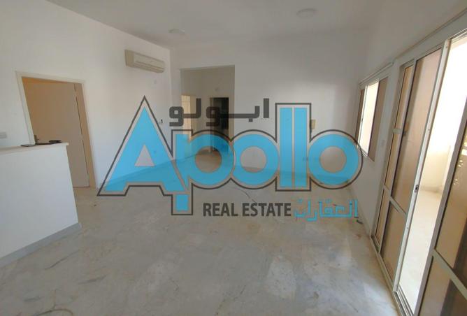 945817 - Property Image 3