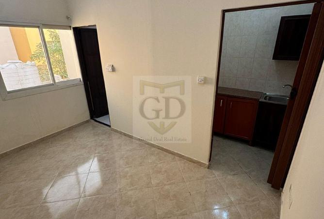 982273 - Property Image 2