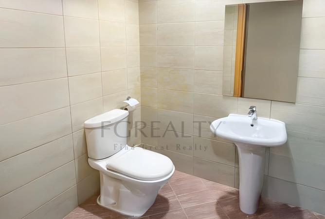 953407 - Property Image 2