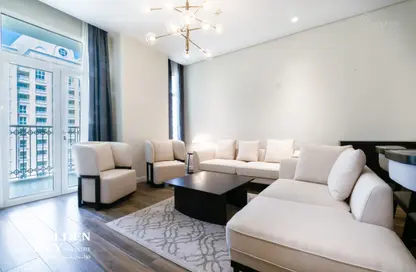 Apartment - 1 Bedroom - 2 Bathrooms for rent in The Garden - Floresta Gardens - The Pearl Island - Doha
