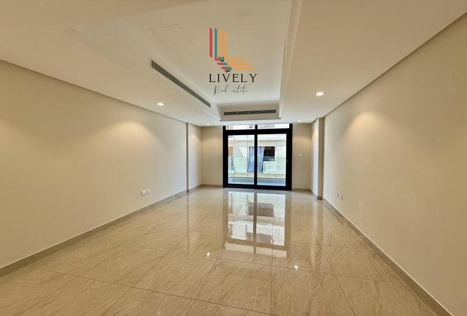 928711 - Property Image 2