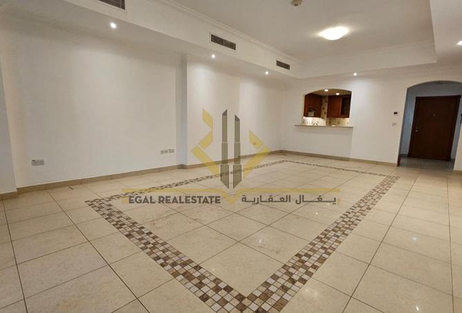 954480 - Property Image 2