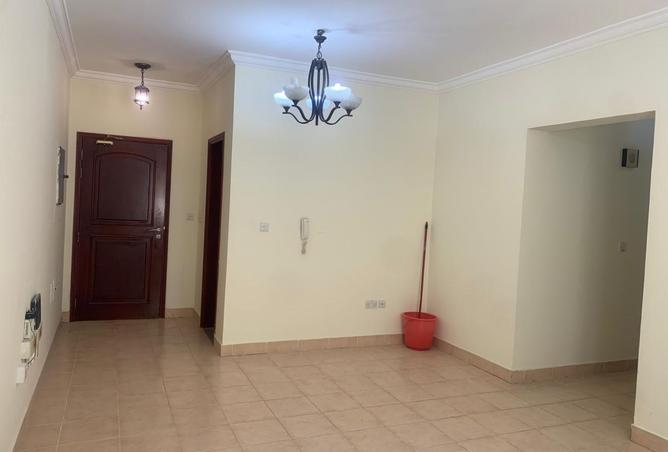 932099 - Property Image 2