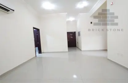 Apartment - 2 Bedrooms - 2 Bathrooms for rent in Al Mansoura - Al Mansoura - Doha