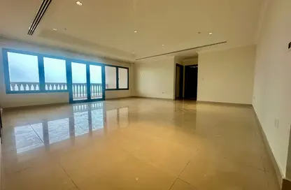 Apartment - 2 Bedrooms - 3 Bathrooms for rent in East Porto Drive - Porto Arabia - The Pearl Island - Doha