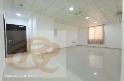 Empty Room image for: Apartment - 2 Bedrooms - 2 Bathrooms for rent in Al Khalidiya Street - Najma - Doha, Image 1