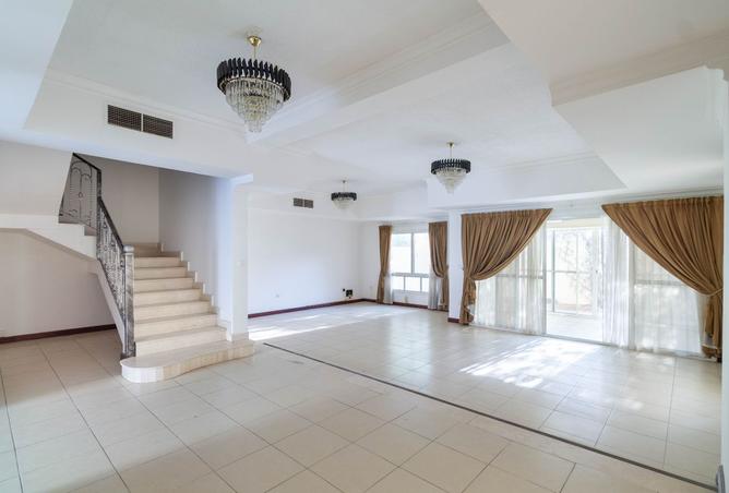 967120 - Property Image 2