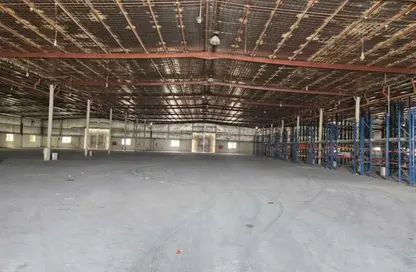 Warehouse - Studio - 4 Bathrooms for rent in Industrial Area 5 - Industrial Area - Industrial Area - Doha