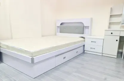 Apartment - Studio - 1 Bathroom for rent in Umm Ghwailina Comm - Umm Ghuwalina - Umm Ghuwailina - Doha