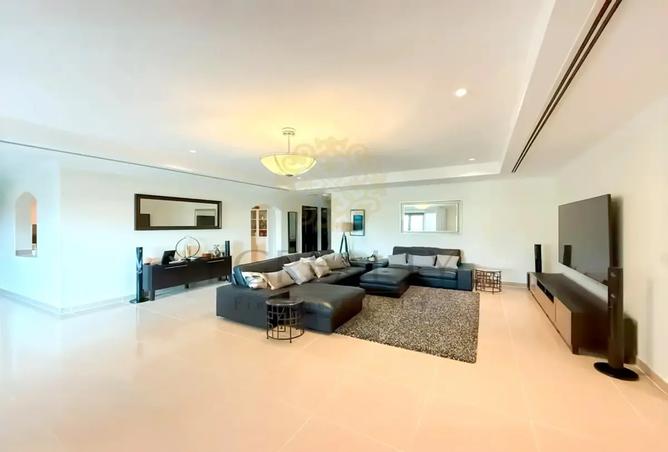 948665 - Property Image 2