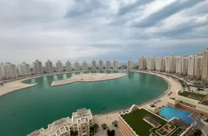 شقة - 4 غرف نوم - 5 حمامات للايجار في فيفا غرب - فيفا بحرية - جزيرة اللؤلؤة - الدوحة