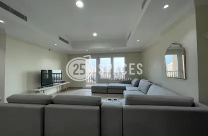 Apartment - 2 Bedrooms - 3 Bathrooms for rent in West Porto Drive - Porto Arabia - The Pearl Island - Doha