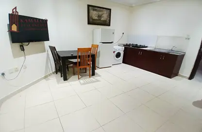 Apartment - 1 Bedroom - 1 Bathroom for rent in Umm Ghuwalina - Umm Ghuwailina - Doha