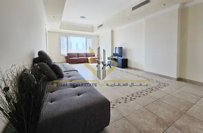 Apartment - 2 Bedrooms - 3 Bathrooms for rent in West Porto Drive - Porto Arabia - The Pearl Island - Doha