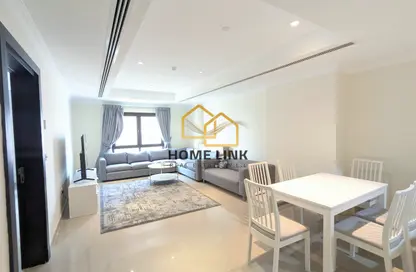 Apartment - 1 Bedroom - 2 Bathrooms for rent in West Porto Drive - Porto Arabia - The Pearl Island - Doha
