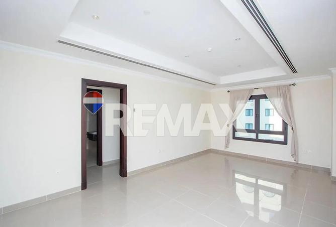 982205 - Property Image 3